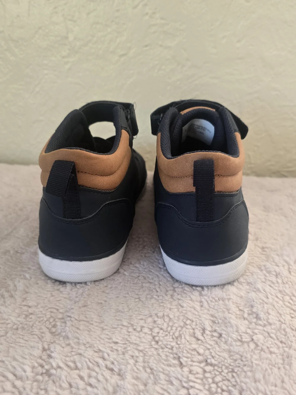 High-Top Blue Sneakers Size 6 - Excellent Condition